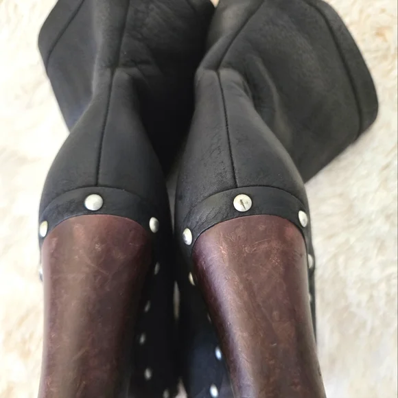 S.  O.  L.  D.    UGG Black Leather Sheepskin Lined Wood Heel Boots size 8 - Picture 11 of 14